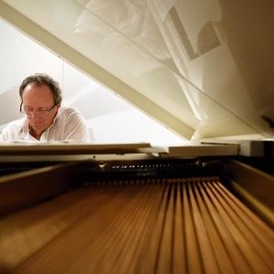 Meet your Posher, Louis